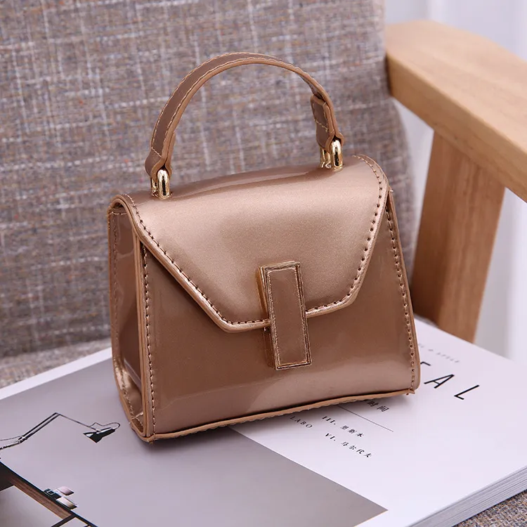 Dzieci Dziewczyny Torebka Hurtownie Quality Złote Łańcuchy Księżniczka Torba Cukierka Messenger Torba Cross Body PU Pocket Satchel Torebka Dzieci Prezenty