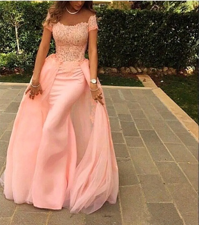 Elegant Arabisch Off The Shoulder Satin Mermaid Avondjurken met Over Rokken Kant Applique Formal Party Avondjurken Slijtage