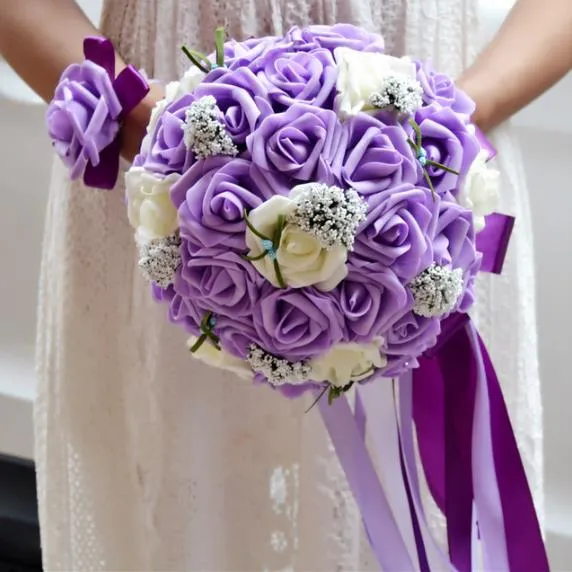 Mazzi di nozze più recenti Mazzi di spose viola artificiali fatti a mano a buon mercato Rose beige di prima classe240a