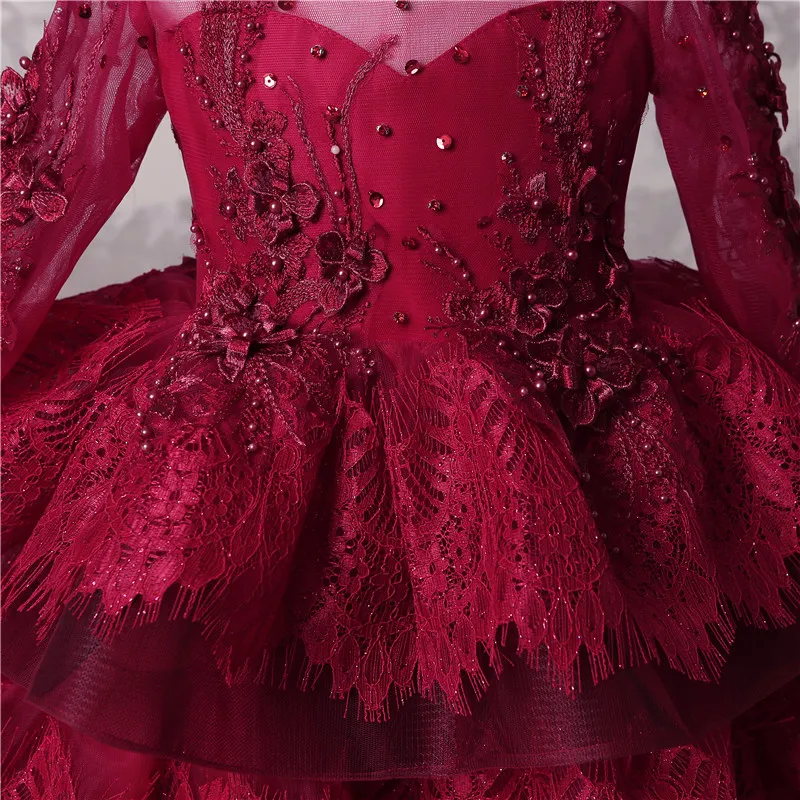 Niesamowita wielowarstwowa Dziewczyny Korowody Suknie Dark Czerwone Koronki Długie Rękawy Aplikacje Koraliki Kwiat Girl Sukienki na ślub Długa Dress Party Dress