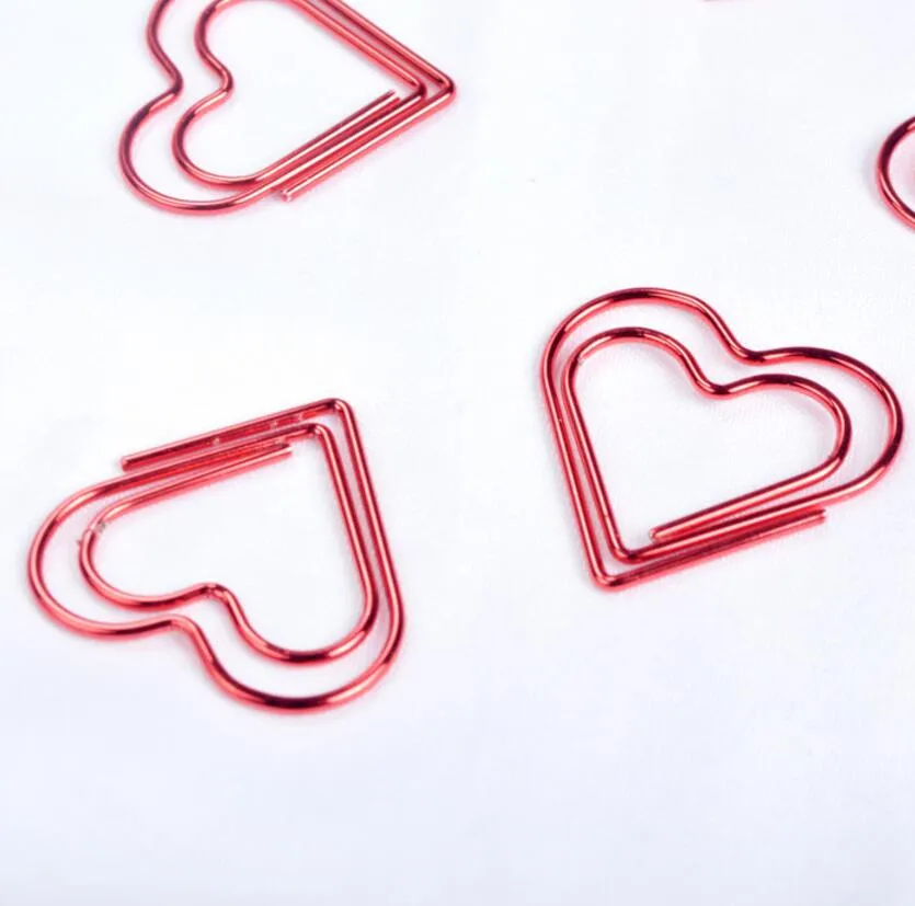 60 sztuk 5 pudełek Czerwony Hollow Heart Bookmark Paper Clip Office Papeteria do ślubu Baby Shower Party Urodziny Favor Prezent Pamiątki