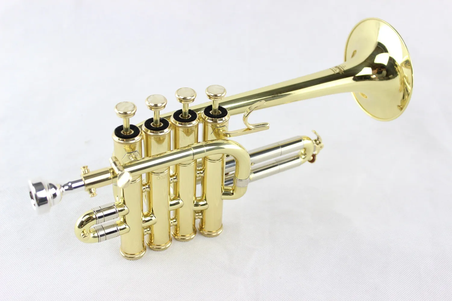 Margewate de haute qualité Piccolo Trumpet BB Tone B Corps plate à carrosserie or Instrument de musique professionnel plaqué Trumpet avec Muckpie2981793