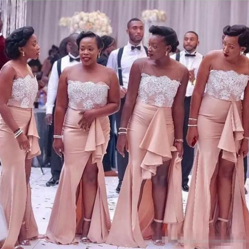 2018 afrikanische Brautjungfernkleider mit transparentem Hals, sexy Vorderschlitz, Meerjungfrau, appliziertes Schößchen, Sweep-Zug, formelles Abendkleid für Hochzeitsgäste