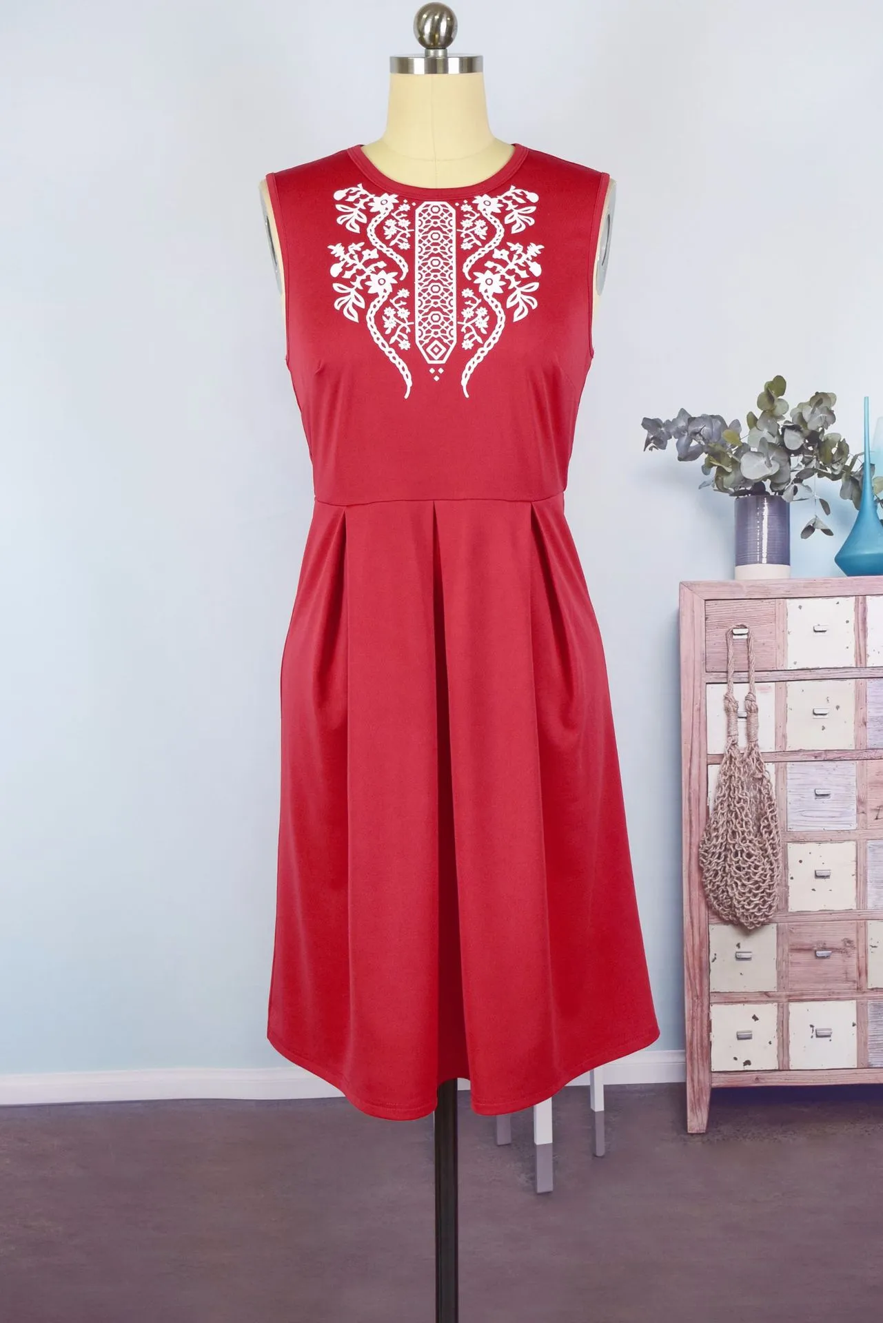 Moderdotter matchande klänningar Röd ärmlös Golden Flower Printing aftonklänning med sidosömmar och stealth blixtlås Mamma och ME5235240