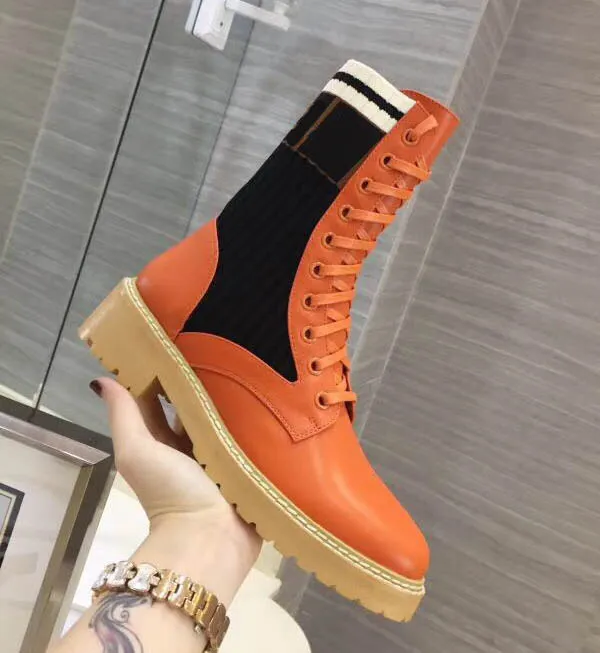 2018 the new 8 inch short boot upper is made of imported cowhide spliced elastic woolen sheepskin flat and comfortable shorSize 35-40+box