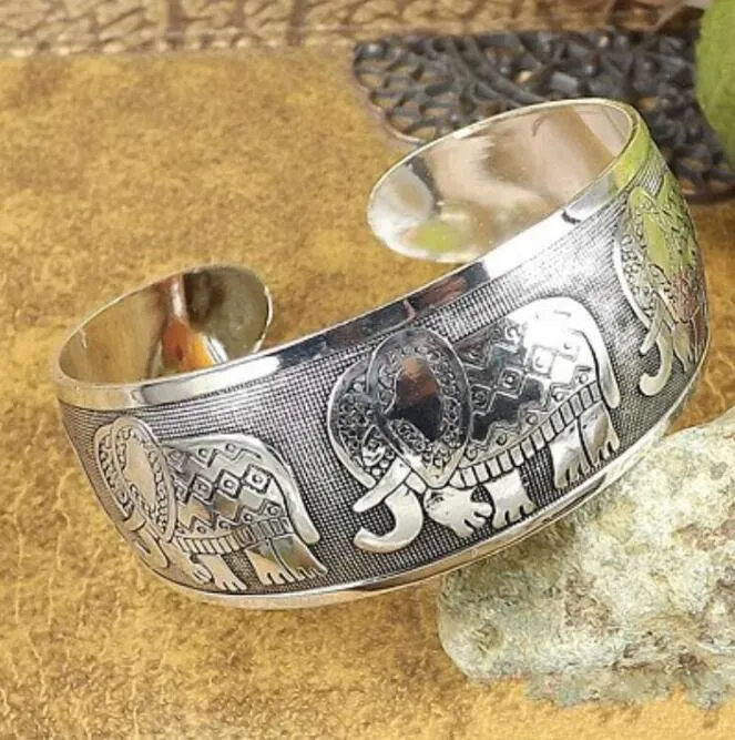 Kvinnor Punk Elephant Charms Wide Cuff Bangle Etnisk Ppening Tibetansk Vintage Silver Bangles Armband Armband Mode Smycken Tillbehör