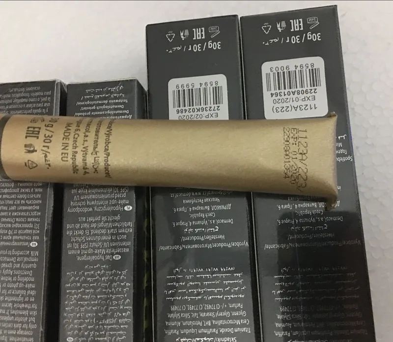 Baseup basare il trucco del correttore di bellezza Copertura Extreme Covering Foundation i Ipoallergenico impermeabile 30G ALTA QUALITÀ9612747