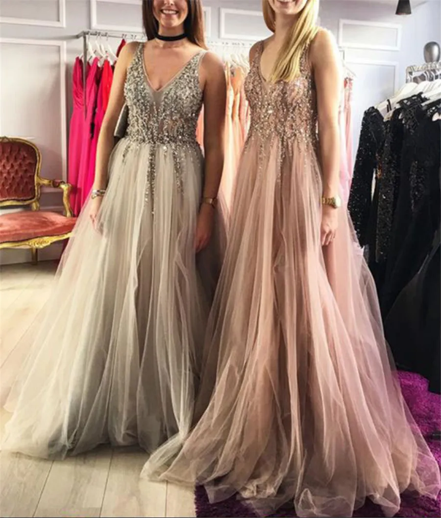 Robes en tulle dos nu pour les femmes col en V haut perles longue tulle gris robe de bal sexy une ligne sexy longue robe de soirée en tulle perles