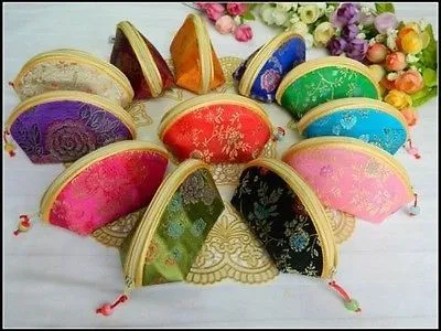 Wholesale Chinese Classic Shell Shape Silk Jewerly Pouch Gift Bags