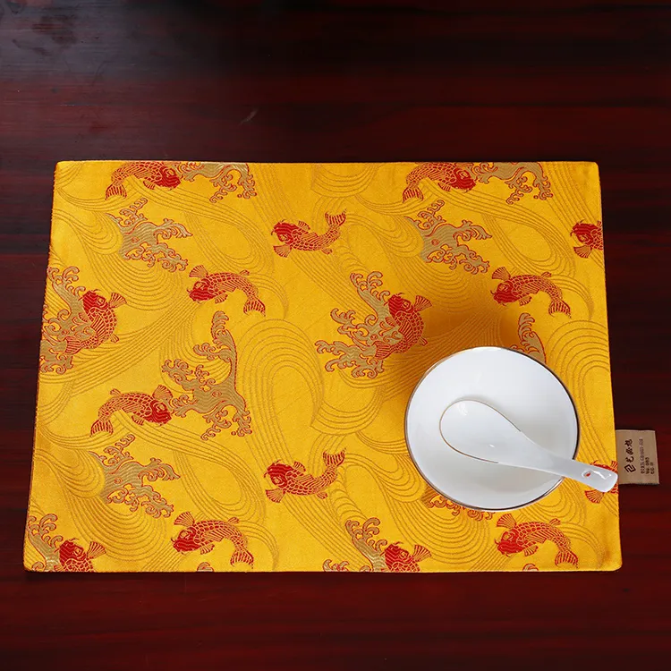 Senaste Koi Fish Daisy Kinesisk Silk Placemat Bowl Floral Dining Table Mat Stor Rektangel Högkvalitativ Damask Isulation Pad 40x32cm