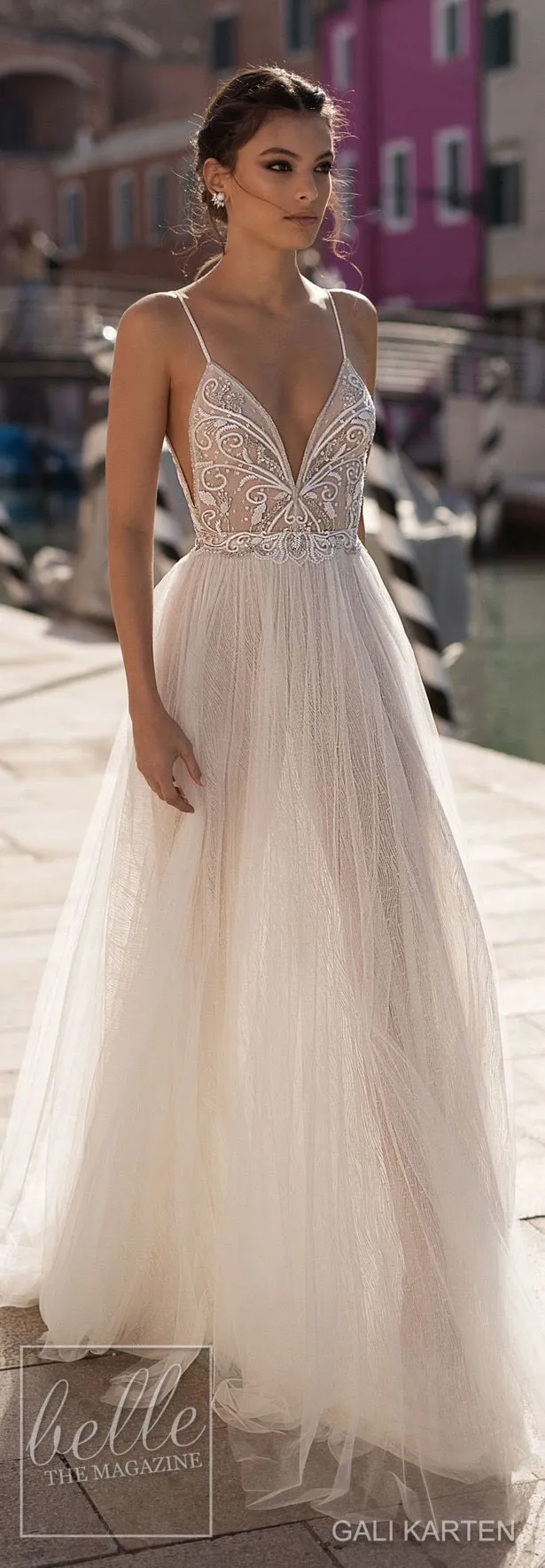 2018 Gali Karten Boho Bröllopsklänningar Spaghetti Neck Lace Tulle Applique Bohemian Wedding Dress Backless Side Split Plus Vestido de Novia