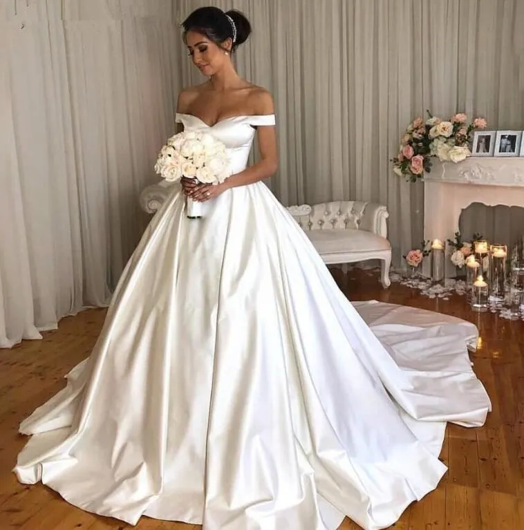 Robe De Mariee En Satin Ivoire En Satin A Epaules Derangeres 2024 Avec Train De Balayage Robe Nuptiale Simple Du 153 39 DHgate