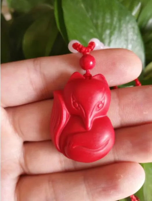 Kina Natural Röd Organisk Vermillion Fox Halsband Obsidian Fox Pendant Lucky Fashion Amulet
