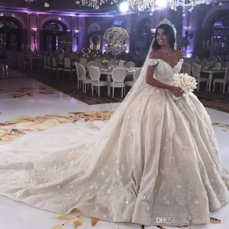 Vestidos De Novia De Vestidos De Lujo: Vestido De Novia Fuera De