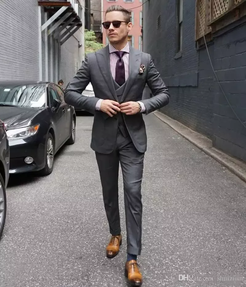 Esmoquin de boda gris ajustado con solapa en pico, trajes de padrino de boda para hombre, traje Formal de fiesta de graduación de tres piezas chaqueta + chaleco + pantalones