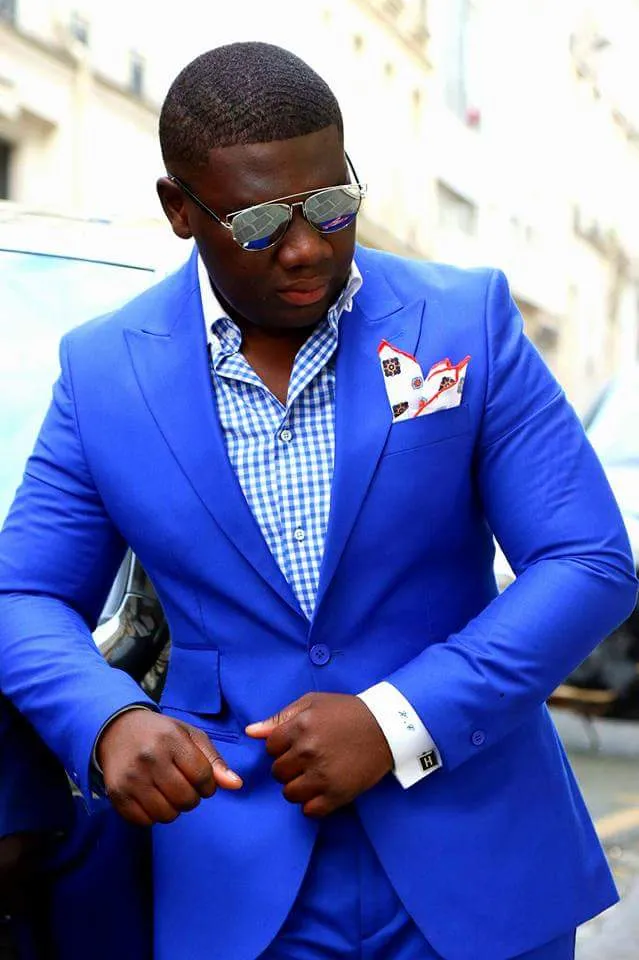 New Fashion Royal Blue Smoking dello sposo Risvolto con visiera One Button Groomsmen Blazer Uomo Abito formale Abito da ballo (giacca + pantaloni + cravatta) NO: 129