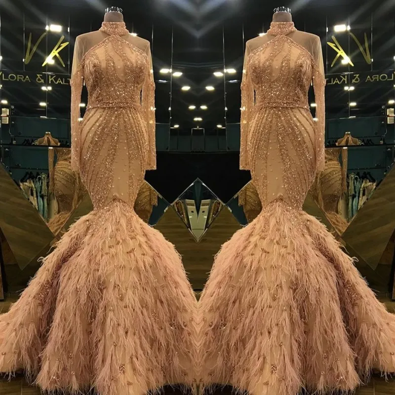 Gorgeous Crystal Feather Prom Dresses Wysokiej szyi Cekiny Aplikacja Z Długim Rękawem Syrenka Prom Dress Custom Made Celebrity Suknie wieczorowe