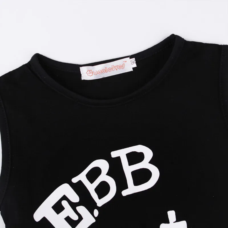 Yeni Bebek Erkek Giyim Setleri Mektup Baskı Yelek T-shirt + Askı şort çocuklar 2 adet elbise setleri Çocuk Boy Resmi Suit