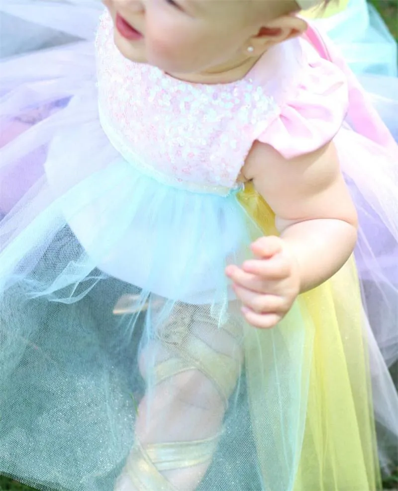 Ins Jednorn Cekinowy Baby Girl Princess Tutu Sukienka Rainbow Color Koronki Boutique Romper Maluch Odzież Party Wedding Flower Girls Sukienki