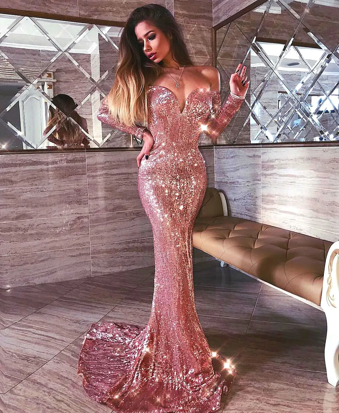 Shinning Pink Long Prom Dress Sexig Off Shoulde Långärmad Sevinnad Mermaid Formell Party Gown Custom Made Fashion Sequins Evening Dresses