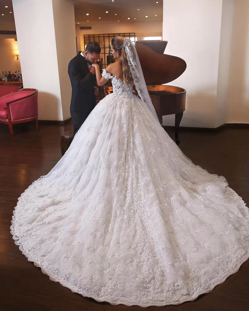 Elegant Lace A-Line Bridal Dresses Sweetheart Off Shoulder Wedding Gowns Back Zipper Custom Made Wedding Dress Sweep Train Elegant Noble
