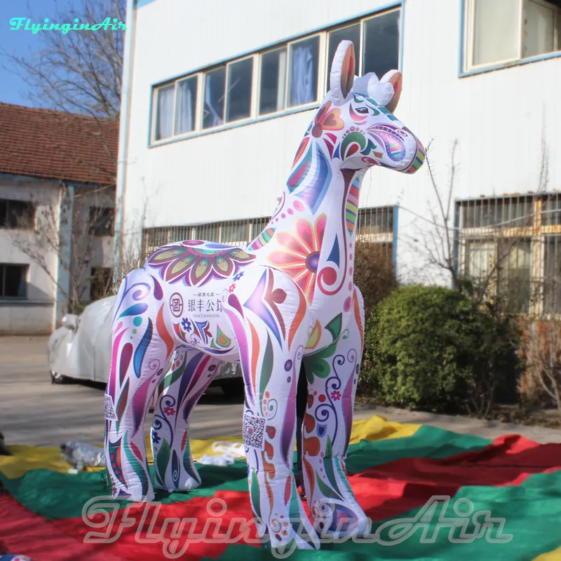 Desfile Desempenho Animal Inflável Pintado Cavalo Colorido Cavalo Com Impressão para Anúncio