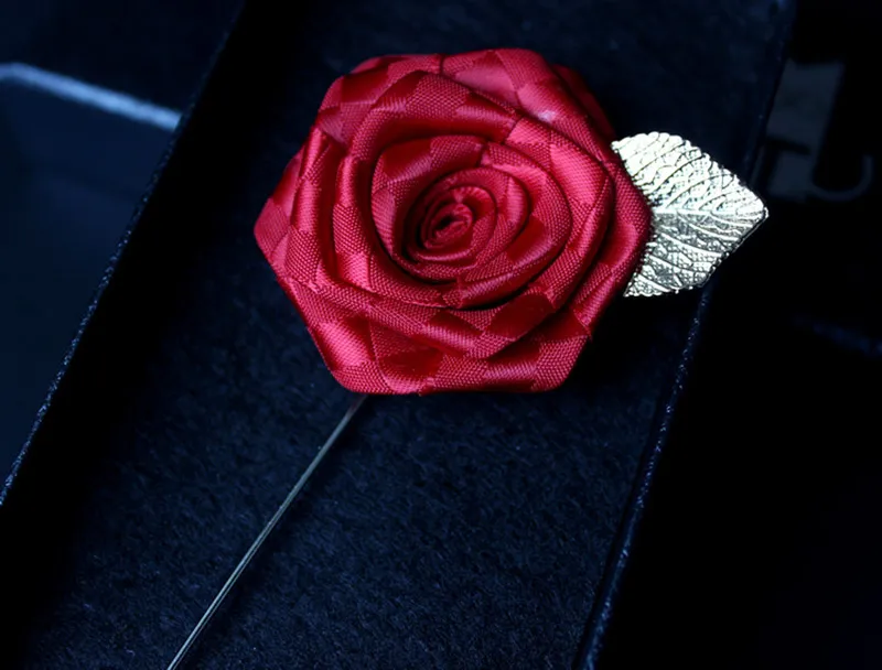 Rose Corsage Groom Spilla Pin Foglia d'oro Uomo Matrimonio Raso Fiori Boutonniere Prom Tuxedo Accessori feste Decorazioni Multi co4431765