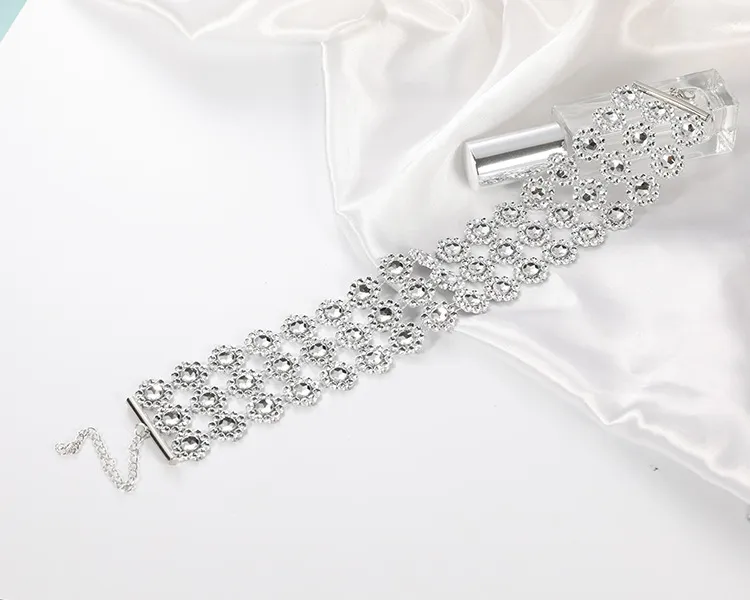 Choker Europe and America Short Necklace Multi-Layer Concave Diamond Crystal Necklace Wholesale