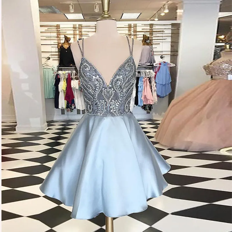 Light Blue Spaghetti V-образным вырезом Короткие платья HomeComing Beabing Satin Mziper Back Prom Prom 2018 Бесплатное Коктейльное платье без спинки