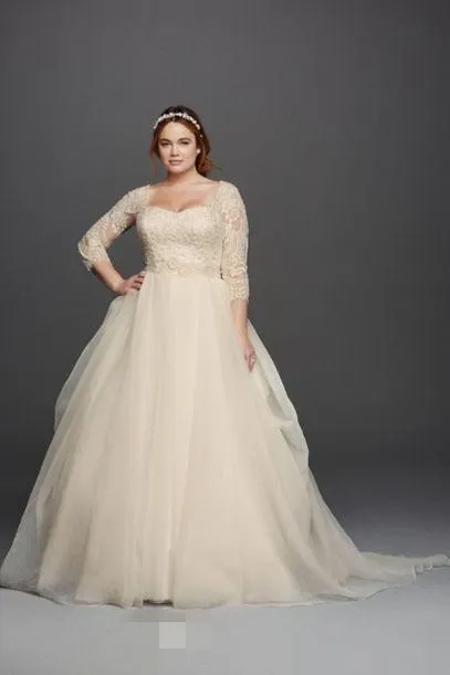 Plus Size Oleg Cassini Brautkleider 3/4 Ärmel Spitze Sweetheart Covered Button Gloor Länge Prinzessin Mode Brautkleider236W