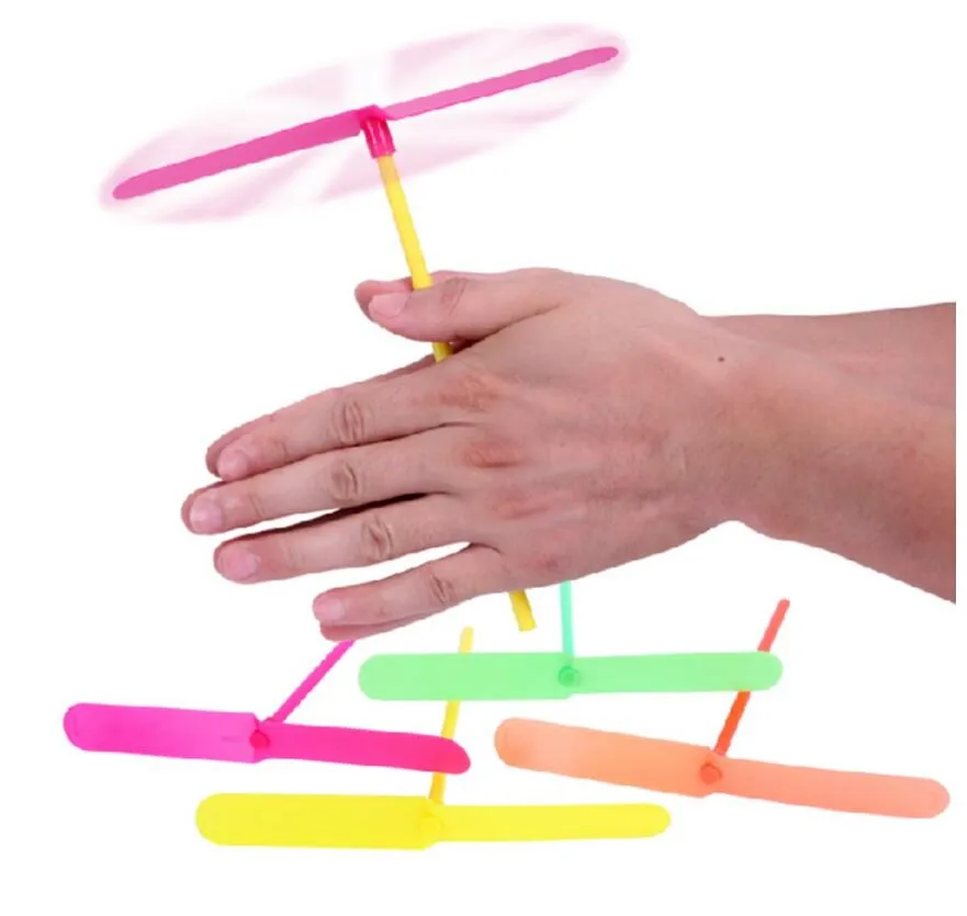 Nieuwigheid Klassieke Plastic Bamboe Dragonfly Propeller Outdoor Sport Speelgoed Kinderen Kinderen Gift Flying Multicolor Willekeurige Kleur