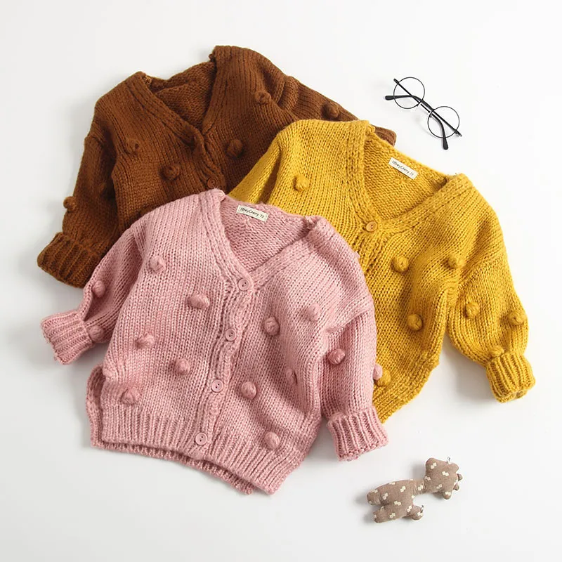 Baby girls knit cardigan höst barn pompom v-nacke single-breasted långärmad tröja outwear toddler barn bomull toppar y104