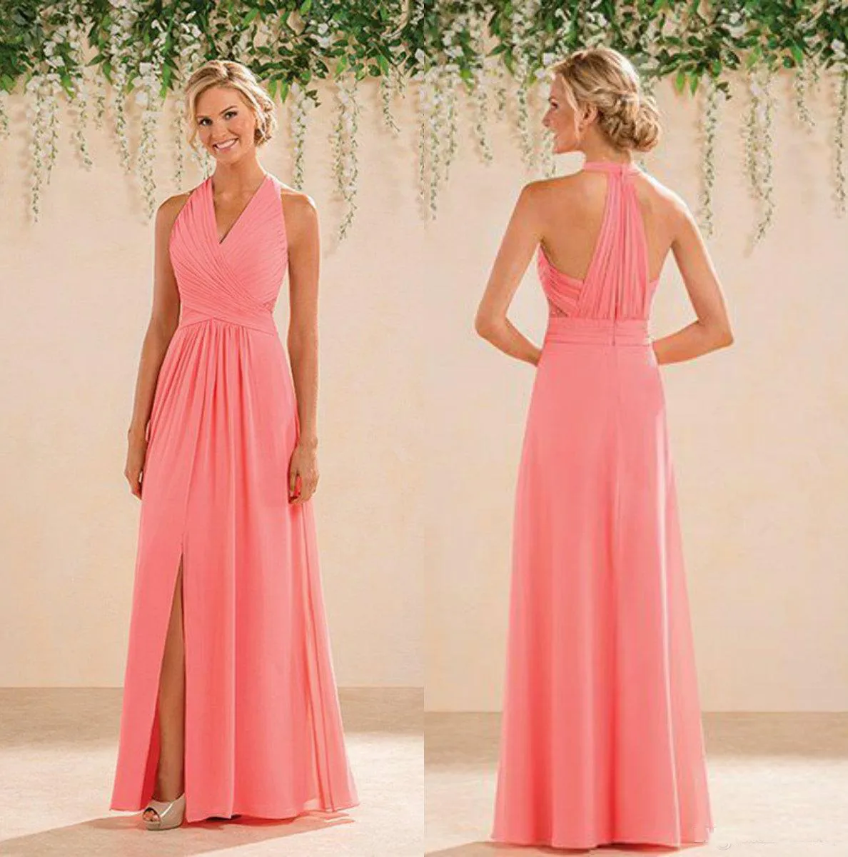 Coral Bohemian Bridesmaid Klänningar Halter V-hals Slit Aftonklänningar Plus Size Chiffong Gästklänningar Custom Made