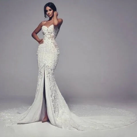 2019 Mermaid Bröllopsklänningar Sweetheart Neck Lace Appliques Backless Bridal Gowns Sweep Train Beading Crystal Bröllopsklänning Plus Storlek