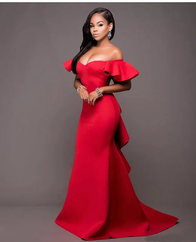 Magnifiques robes de bal rouges sur l'épaule 2019 satin dos nu sirène robes de soirée Arabie Saoudite froncé balayage train robe de soirée formelle