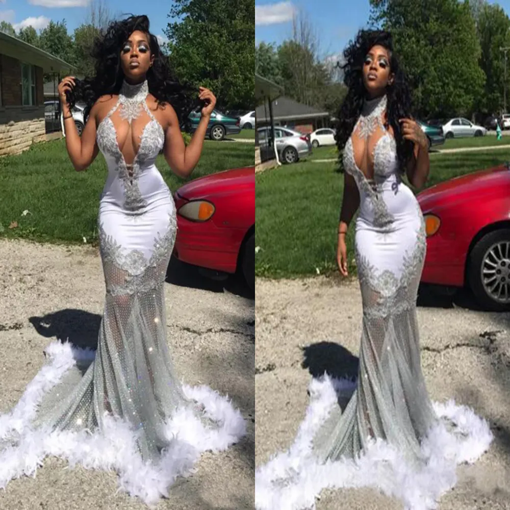 2018 Sexy African See przez Halter Mermaid Prom Dresses Piór Koronki Aplikacje Rękawów Suknie Wieczorowe Plus Size Vestidos de Festa