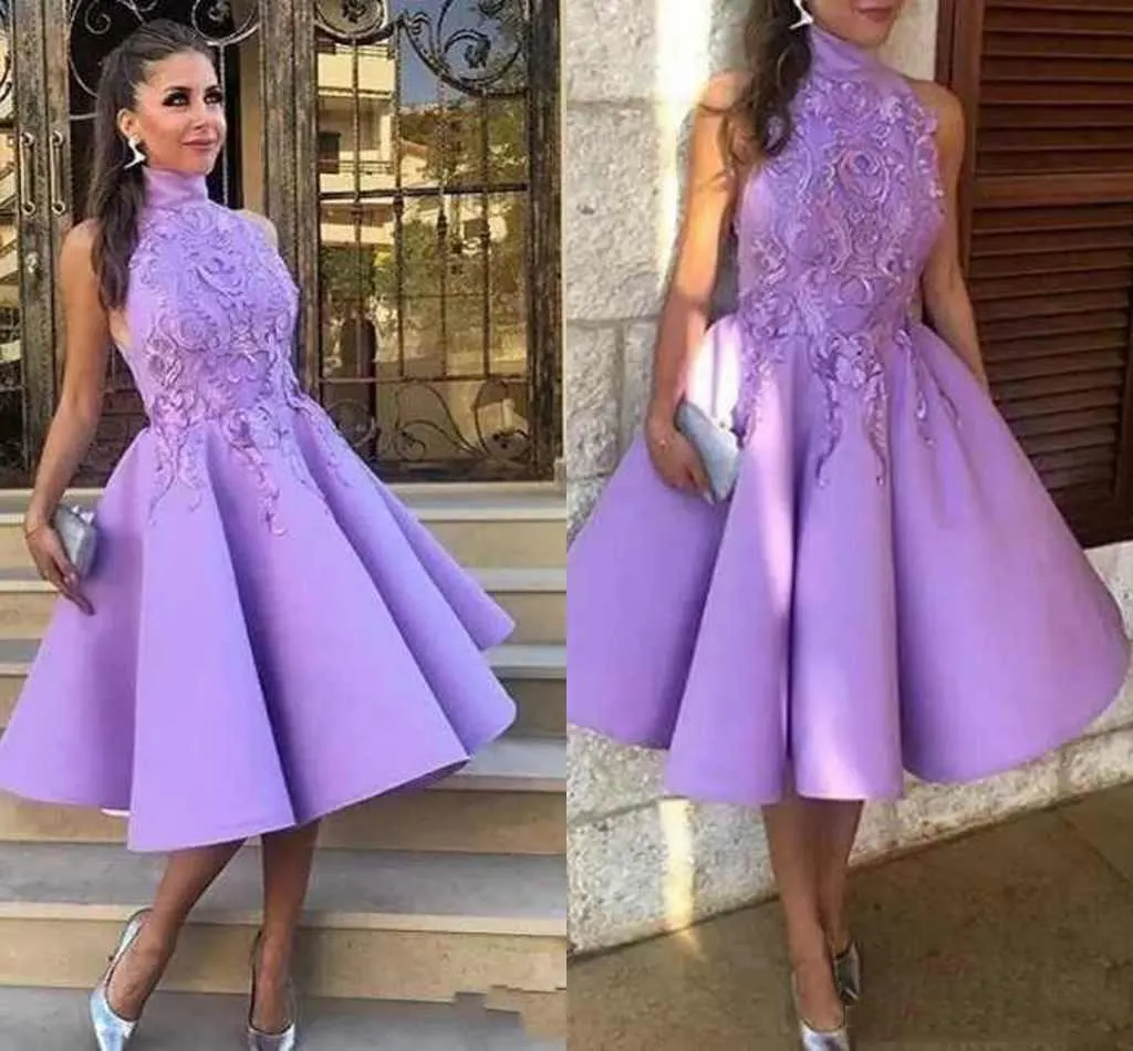 Abiti da ritorno a casa con collo alto color lavanda con applicazioni in pizzo Abiti da ballo senza maniche a-line con cerniera posteriore Abiti da festa a metà polpaccio su misura