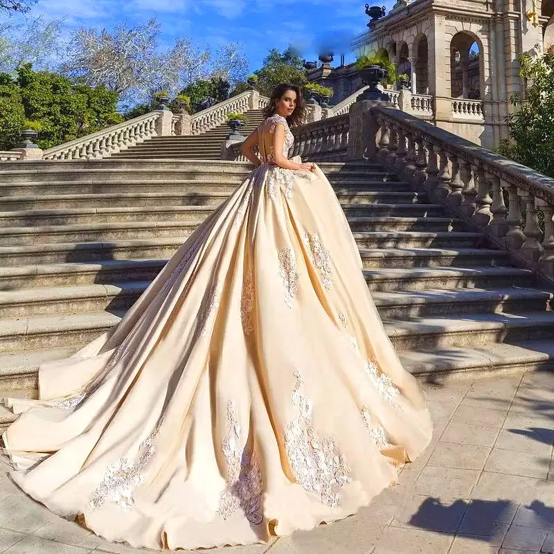 Élégant Champagne Princesse Robe De Mariée En Dentelle Apliuqed Jewel Cou À Manches Courtes Robes De Mariée Glamorous Arabia Plus La Taille Robe De Mariée En Tulle