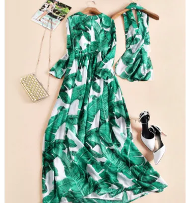 green emerald velvet dress Bayside Palm Dress | Tea Leaf main image 0