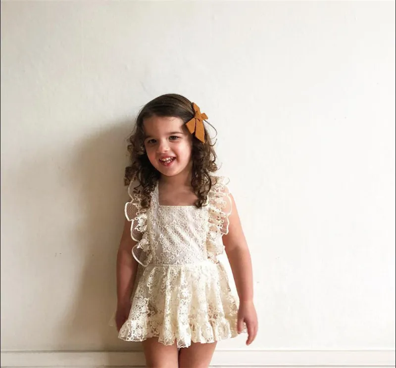 2018 Yeni Kız Butik Giyim Beyaz Dantel Backless Pretty Romper Yenidoğan Bebek Kız Kemer Şık Dantel Pamuk Romper Elbise Sundress Yaz