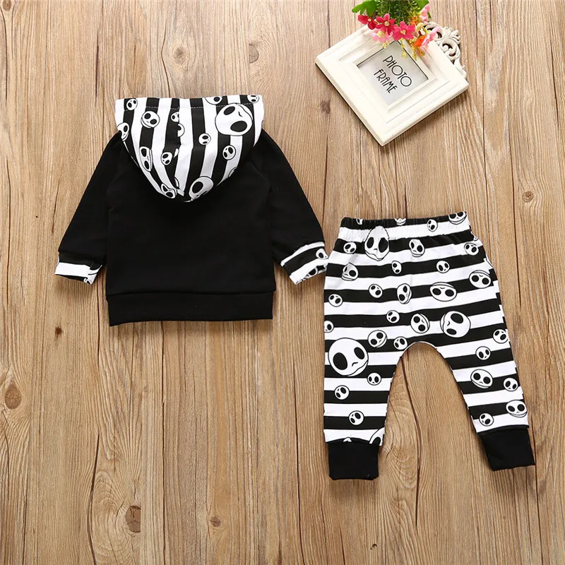 Vestiti del neonato Halloween Bambino del bambino Abbigliamento ragazzi Top Felpa con cappuccio Pantaloni a righe con teschio 2 pezzi Ragazzi Abiti Set Autunno Bambini Abbigliamento bambini 0-24M