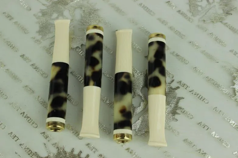 Snow mountain amber jade pipe fittings can be cleaned cycle type cigarette set cigarette holder.