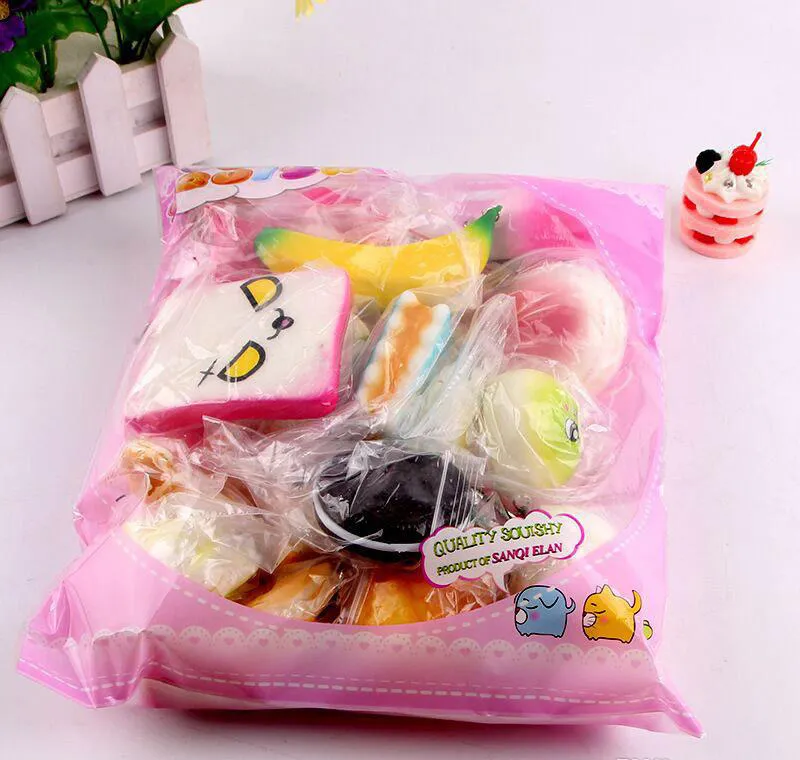 Squishy Simulation PU Donut Slow Rebound Soft Soft Phone Charms Slow Rising Jumbo Buns Cream Christmas7403232