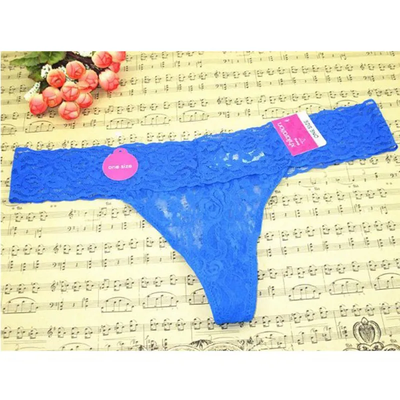 Sisco thong song. Группа стринги я не такая святая. Песня стринги а стринги. White girl twerking in thong. Я не такая святая.