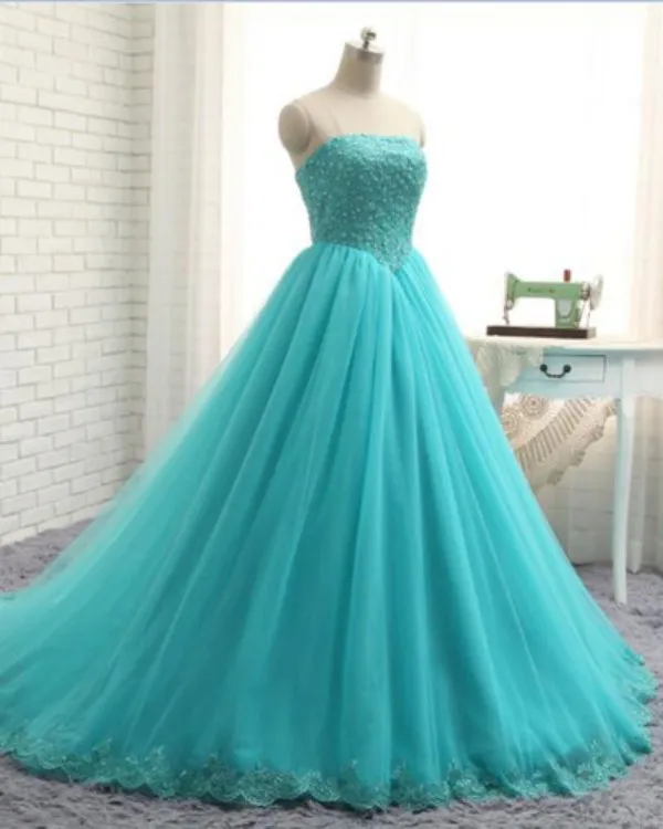 Aqua Blue Plus Size Formele Jurken Strapless Mouwloze Beaded Lace Applicaties Tule Avondjurk Corset Back Quinceanera Prom Dress