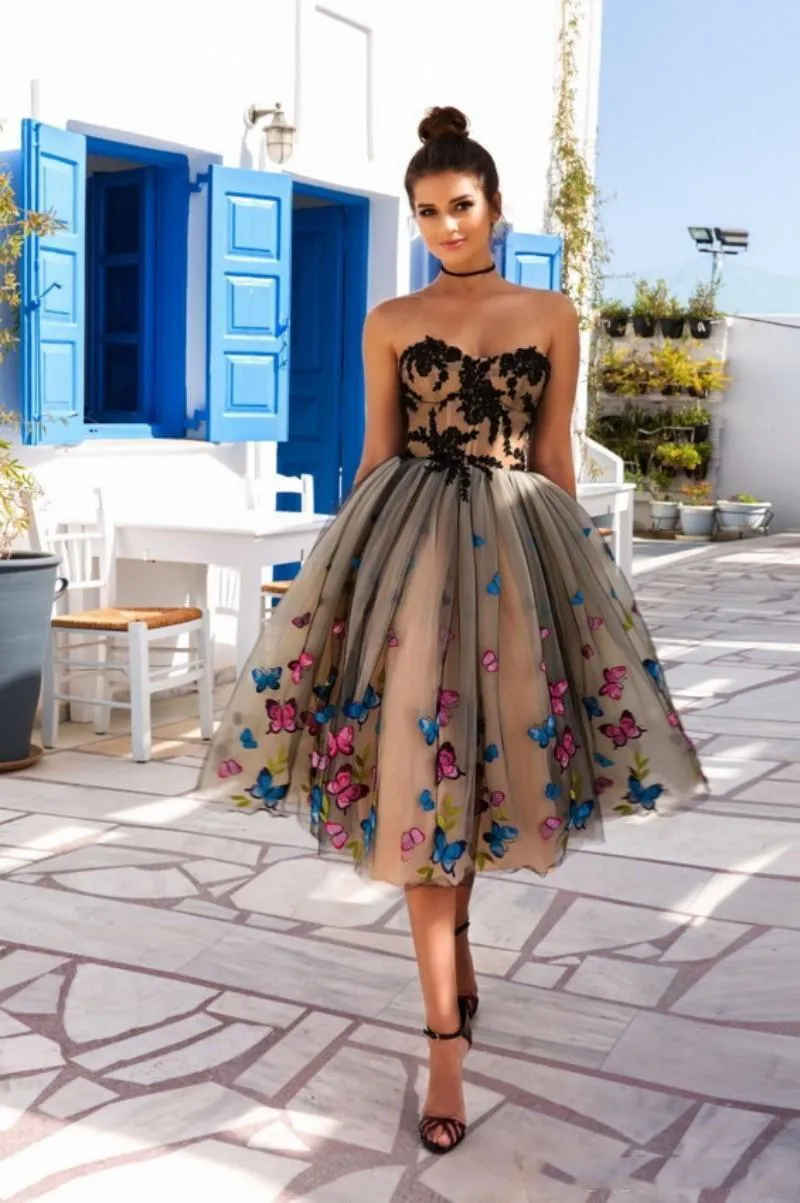 Gorgeous Butterfly Prom Klänningar Sweetheart Black Lace Appliques Aftonklänningar Champagne Lace Up Back Tea Längd Cocktail Party Dress 2018