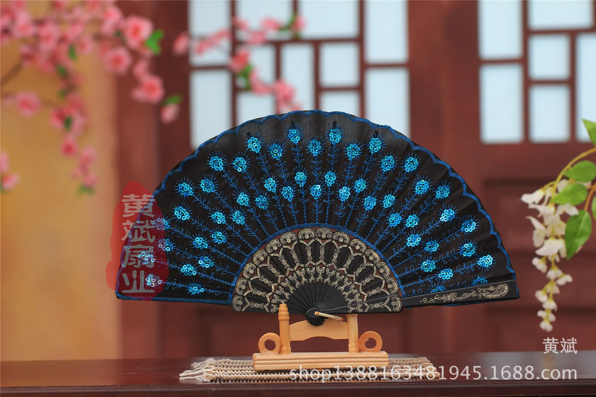 El yapımı tavus kuşu nakış kumaş katlanır fan ipek üst sınıf gelin hayranları nedime fanları içi boş bambu tutamak düğün aksesuarları7322133