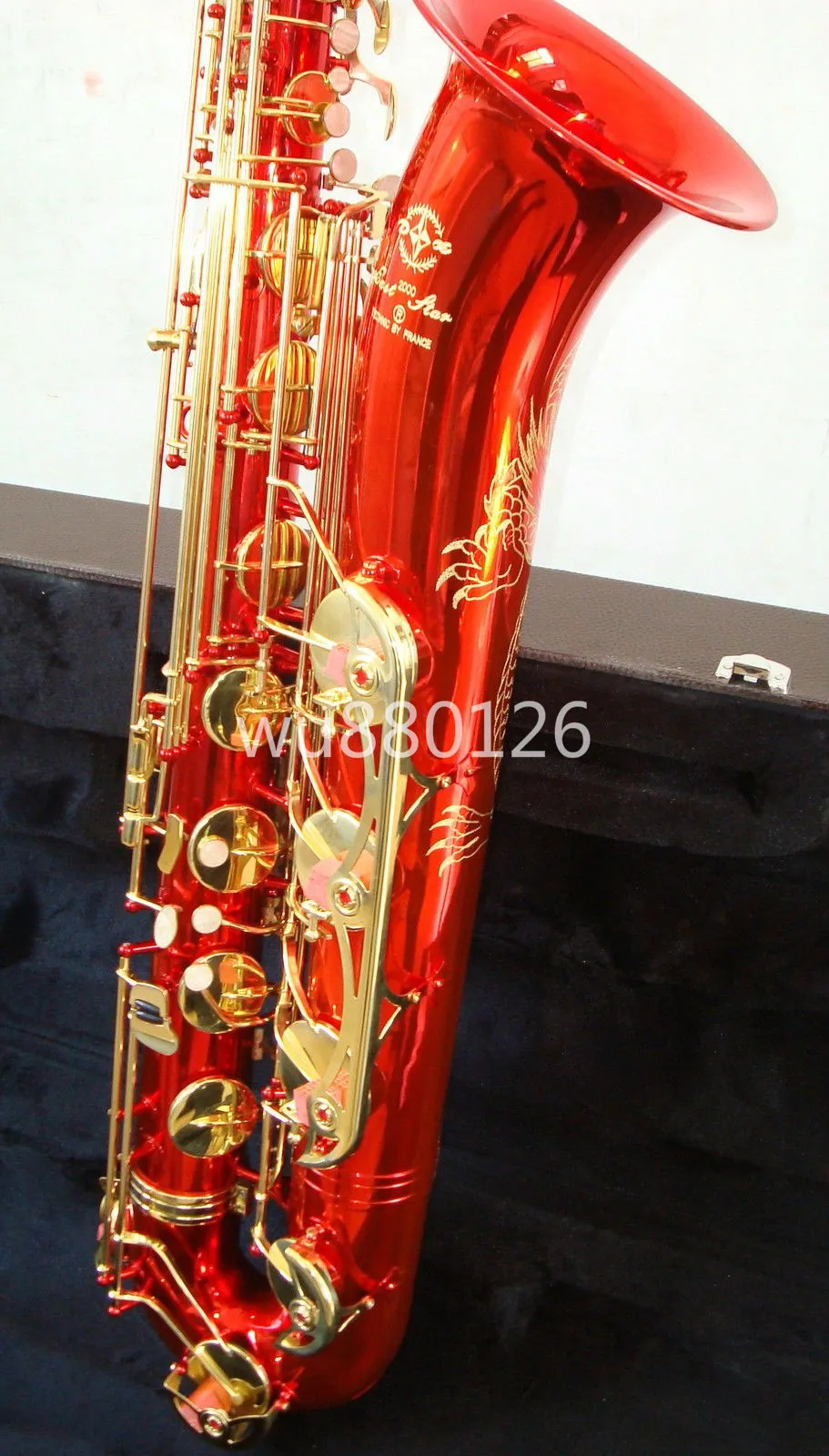 Nouveau saxophone de baryton surface rouge unique motif de dragon chinois magnifiquement sculpté avec une touche F faible, une touche F peut personnaliser le logo5231886