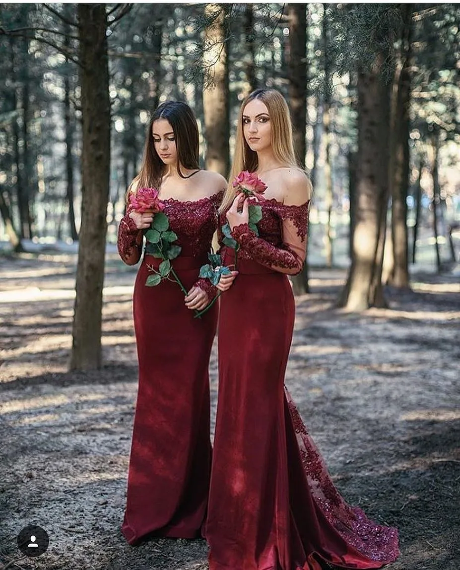 Burgunderrotes, langes Brautjungfernkleid im Meerjungfrau-Stil mit langen Ärmeln, schulterfreiem, perlenbesetztem Spitzenapplikationskleid für Hochzeitsgäste, glamouröses Abschlussball- und Partykleid