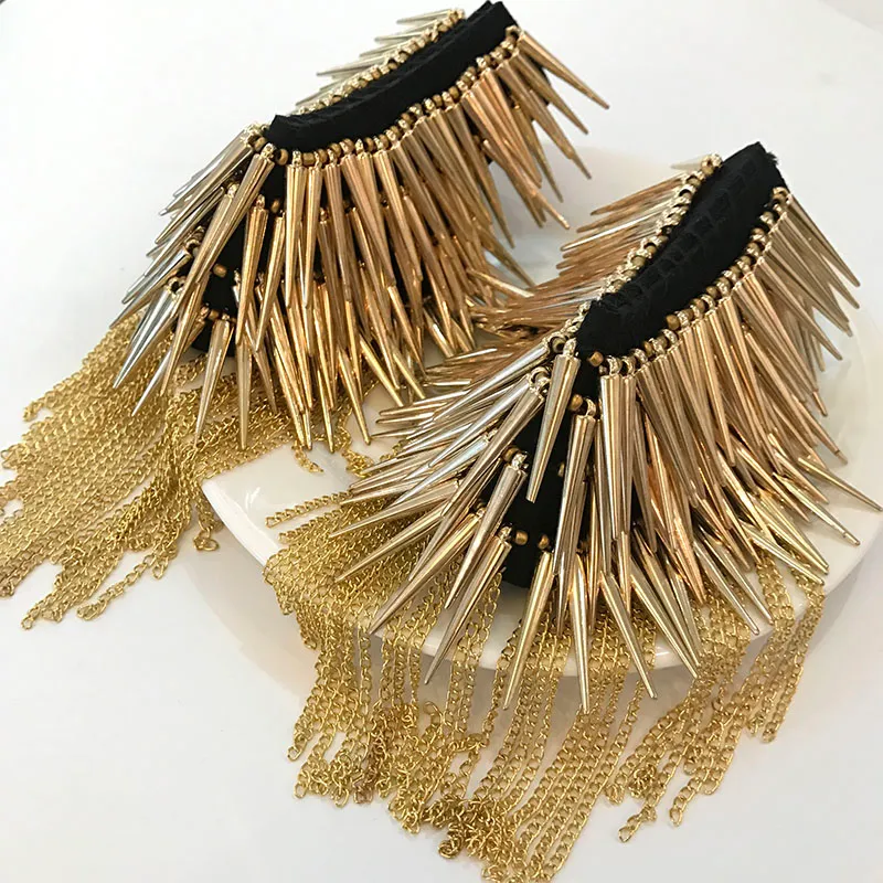 1 par feitos artesanal de moda Epaulet Mulheres Festa Rivet Punk Accessories Kpop Handmade Fringed Pikes Broche Tassel Metal Epaulette / Atacado